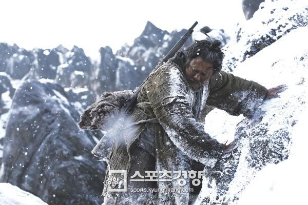 12월 한국영화 대격돌…‘히말라야’ VS ‘대호’를 잇는 세 개의 연결고리