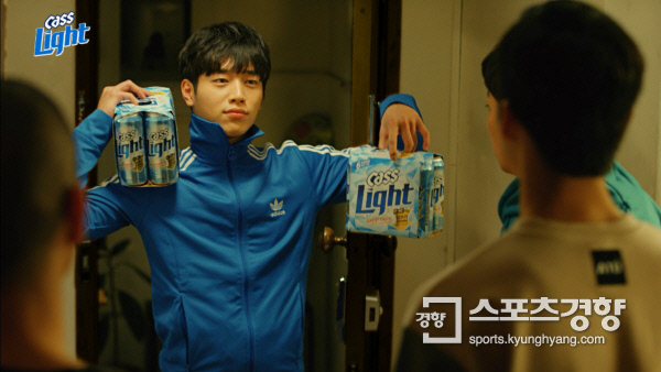 오비맥주, 카스 라이트 ‘가볍게 즐기자’ TV CF 공개