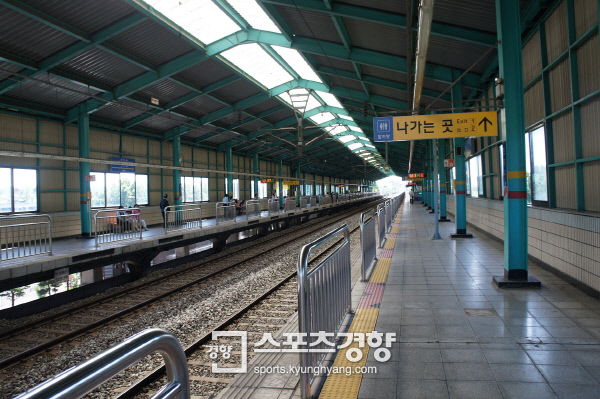 4호선 안산 초지역서 투신 사고 발생…열차운행 지연