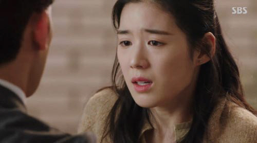 ‘리턴’ 정은채, 박기웅 구하려고 고현정 명함 찾아