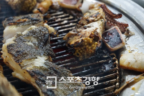[주바리의 까칠한 味수다]  미식에 빠진 바다-속초·부산·제주 해수욕장 맛집