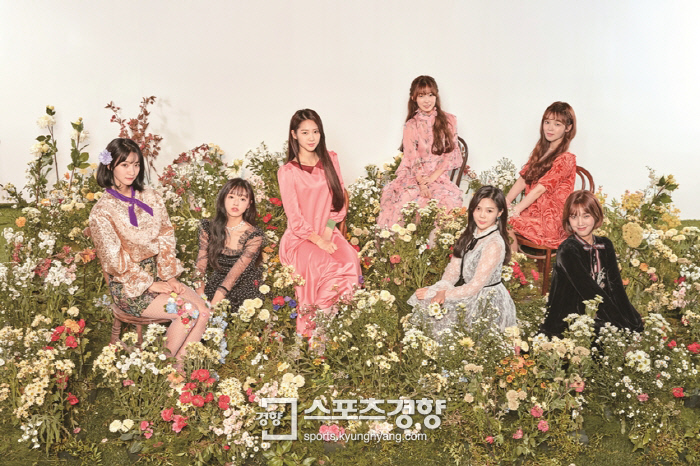 오마이걸, 다음 달 새 앨범 발매 ‘비밀정원’ 이후 8개월 만에 완전체 컴백