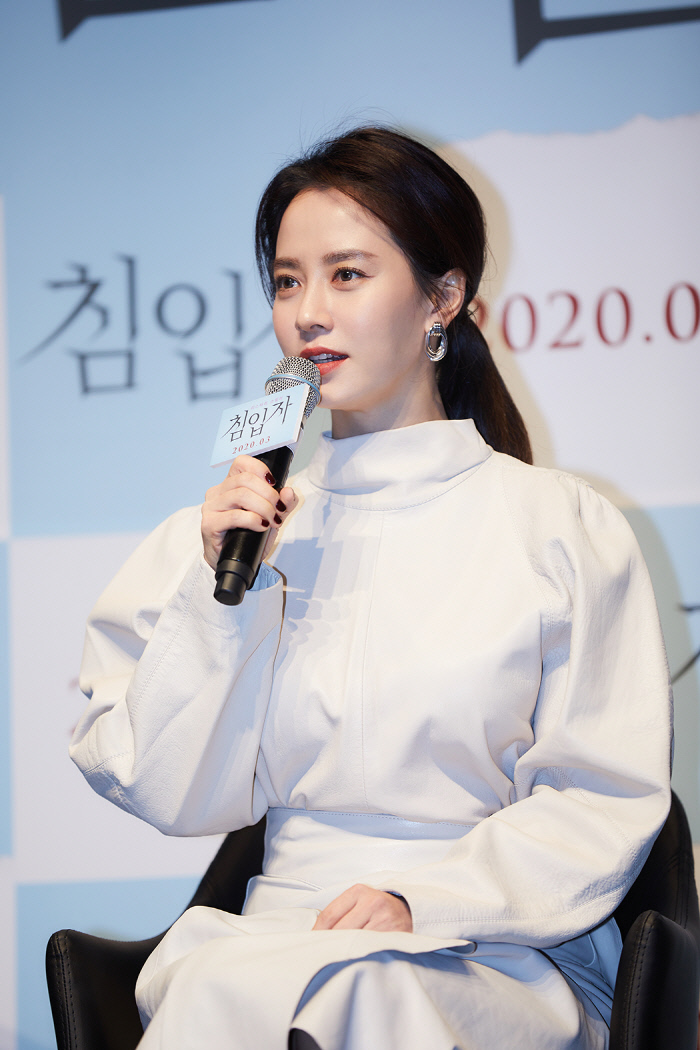 송지효, 영화 ‘침입자’로 파격+강렬 ‘스릴러퀸’ 변신 예고 [공식]