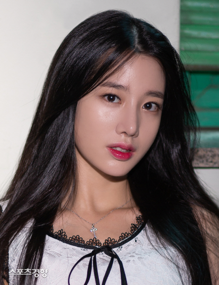 베리굿 조현, 북한 GP 총격 기사 올렸다 정치색 논란에 결국 삭제 [종합]