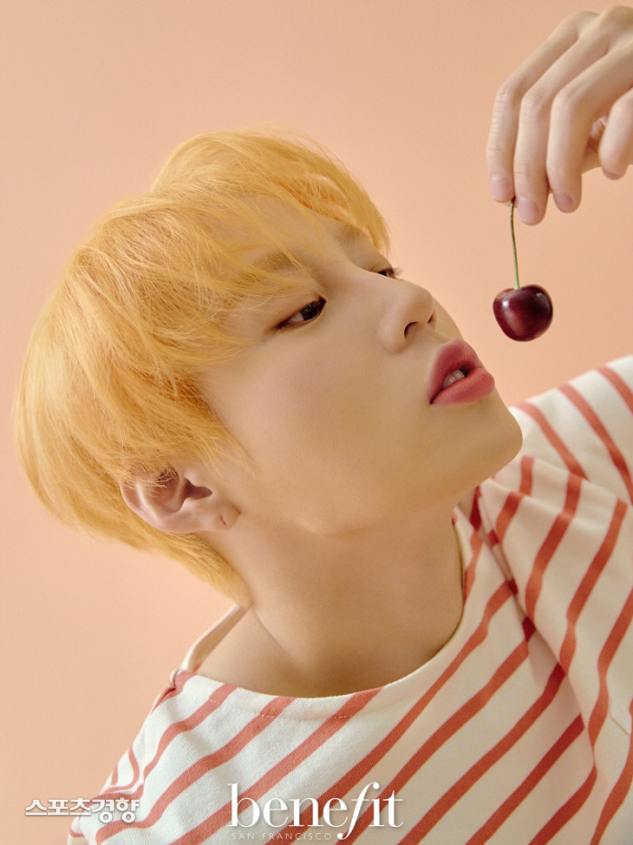 하성운X베네피트, 또 한 번 ‘남자 립틴트 모델’ 나선다