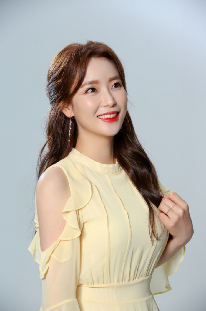 이지요의 두번째 앨범 ‘하쿠나마타타’
