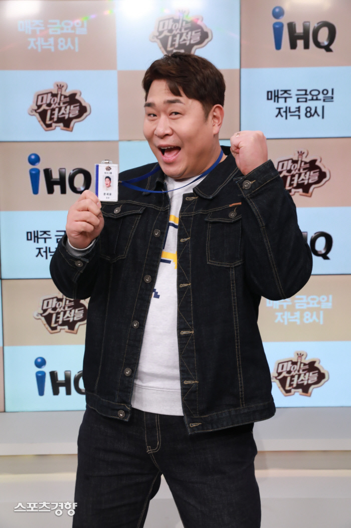 ‘막뚱이’ 졸업한 문세윤 “새 막내 홍윤화 재롱에 기대”