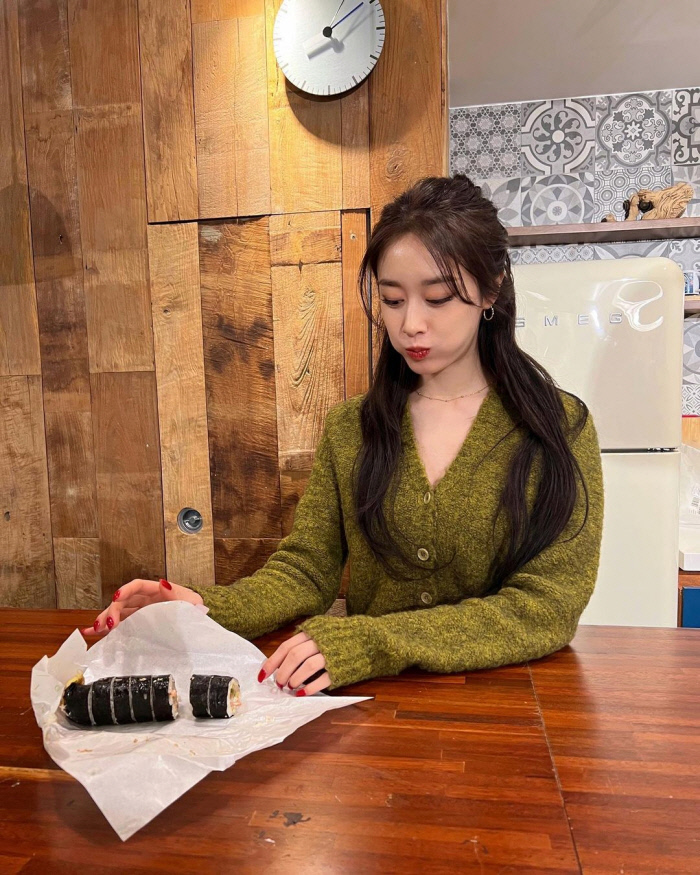 지연, 김밥 먹는 예비 신부…황재균 “볼빵빵♥”