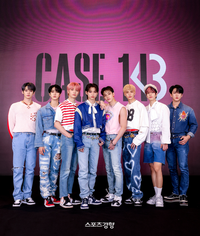 스트레이 키즈 “JYP 최초 밀리언셀러, 스테이 덕”