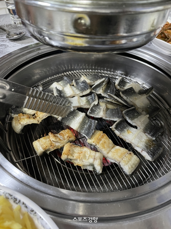 잔도길·물윗길 숨은 맛집…포천군 관인 ‘싱싱장어’