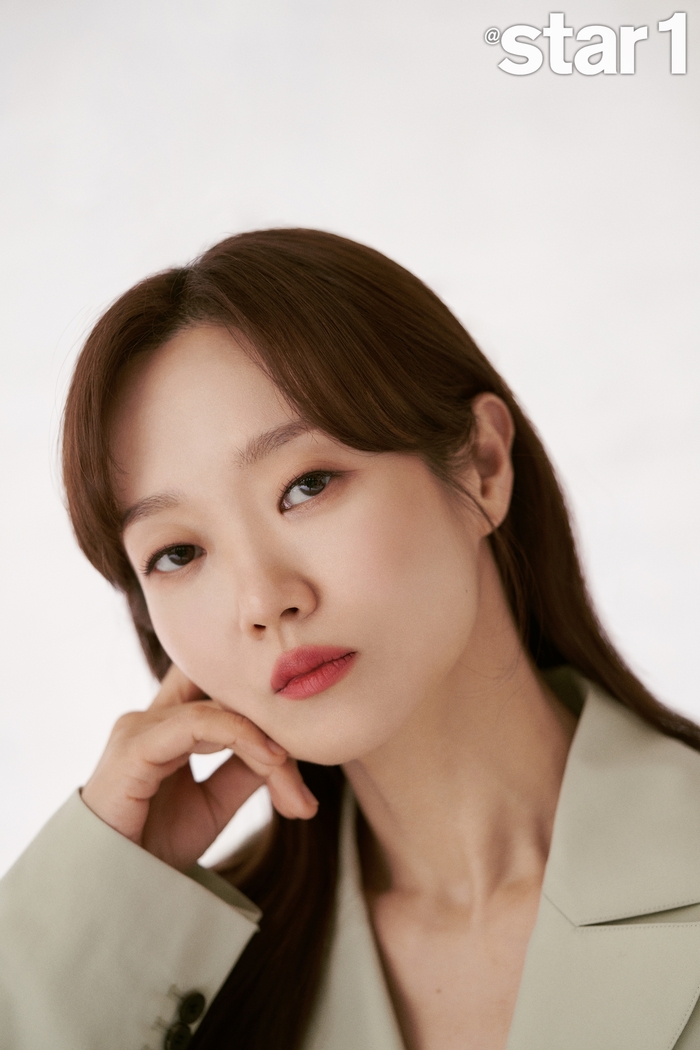 이봉련 우아+도도 화보 “전도연 선배, 많이 보고 싶어”[화보]