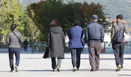 맑고 쌀쌀한 가을날···높은 산지에는 얼음[오늘 날씨]