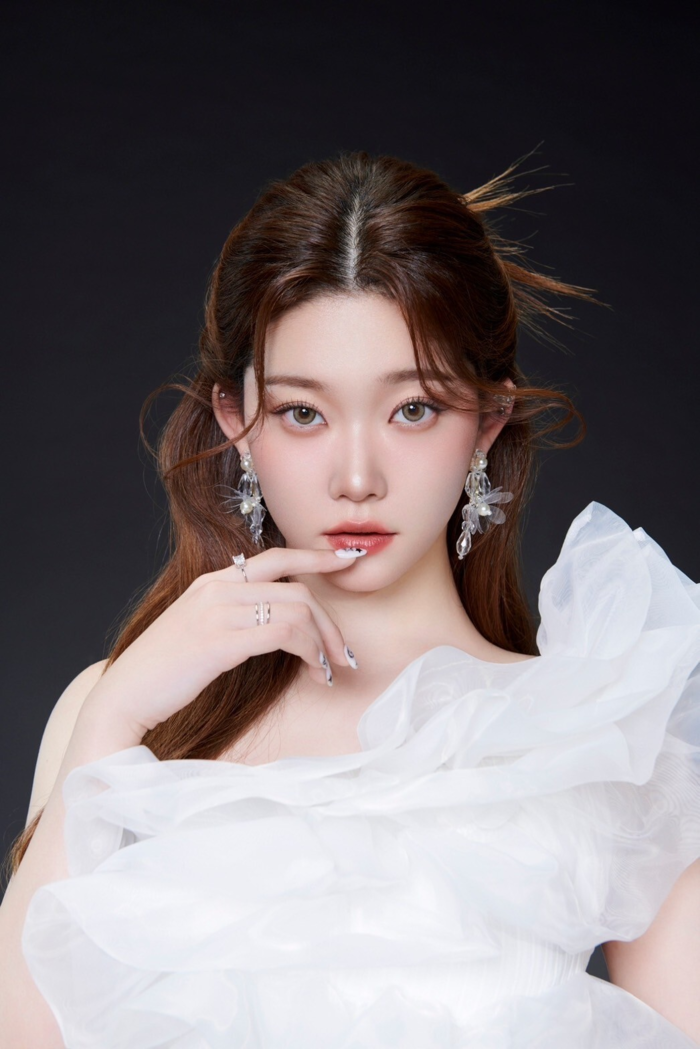 예쁜 눈 빌리 츠키, 日 유명 렌즈 브랜드 모델