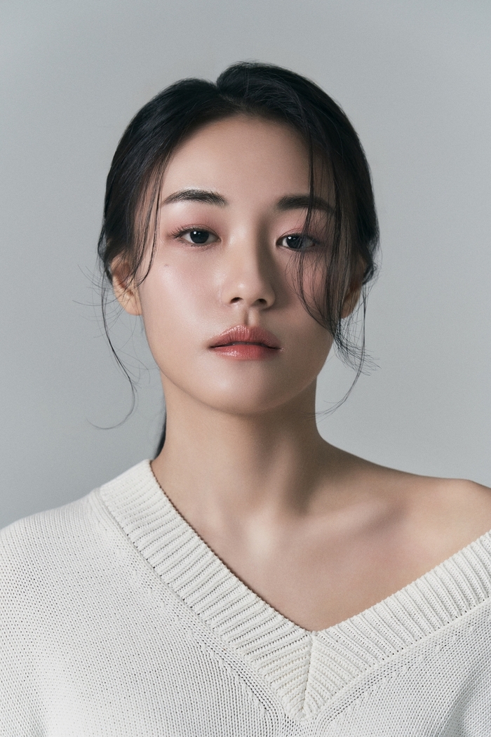 신예 채하진, ARCLEAD(아크리드엔터테인먼트) 전속계약