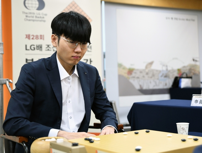 신진서·변상일, LG배 4강 진출···한중전 결과는 2승2패