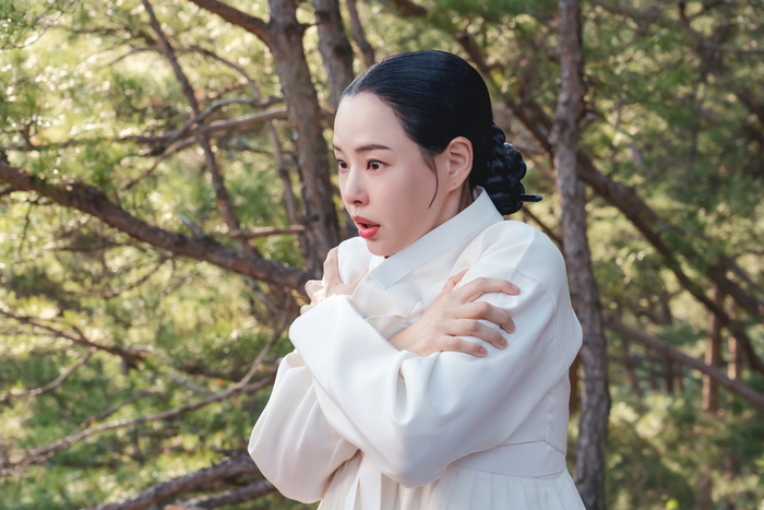 ‘믿보배’ 이하늬, MBC 첫 드라마 포문 연다 (밤에 피는 꽃)
