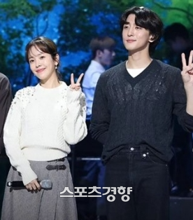 한지민♥최정훈, 열애 인정[공식]