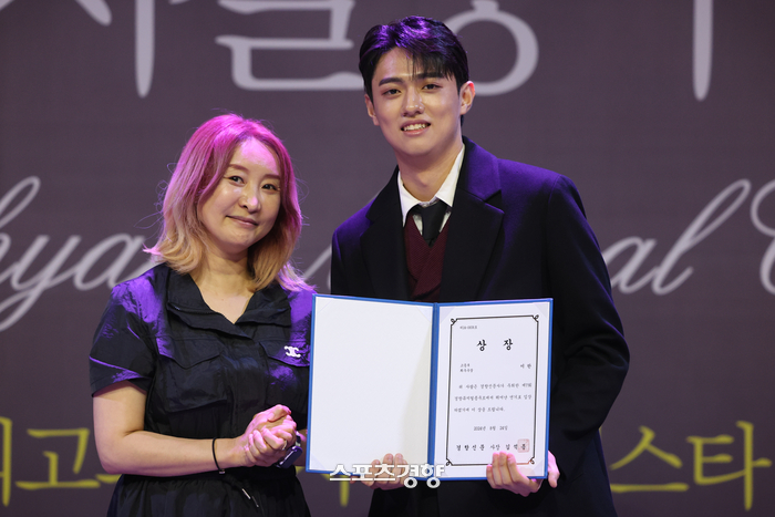 ‘제7회 경향뮤지컬콩쿠르’ 이한·서율아·김가연·소이스타, 뮤지컬계 밝힐 유망주들[인터뷰]