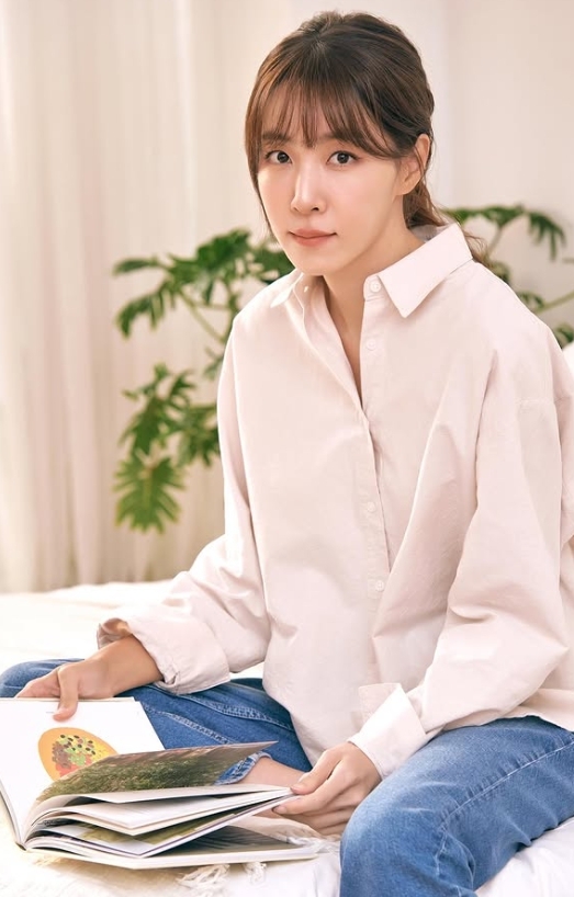 ‘일베 용어 사용’ 김이나, 라디오서 사과 “부적절한 단어 사용 죄송”