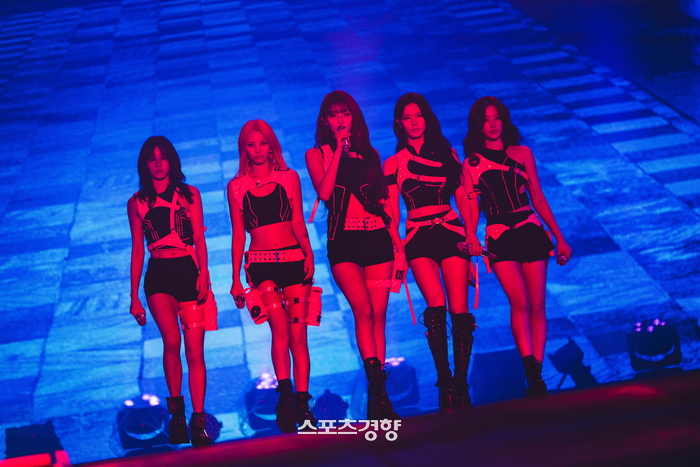 14개 도시 달군 (여자)아이들 월드투어, 내년 1월 영화로 나온다