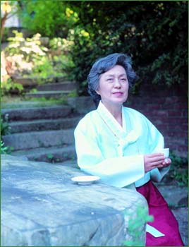 한국 다도종가 ‘명원문화재단’ 이끄는 다인 김의정