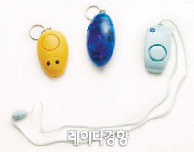 ‘호루라기’부터 ‘전자충격기’까지 시중유통 호신용품 총정리