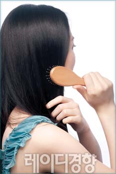 친환경 염색약으로 만지고 싶은 검은 머릿결 만들기