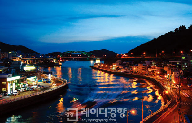 [정원 여행자]통영 바다는 사시사철 제철이다