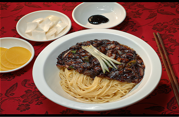 삼겹살, 냉면, 한우 이어 이젠 <짜장면 랩소디>