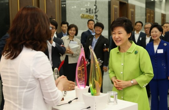 대통령, 여성경제인의 날 기념식 축하