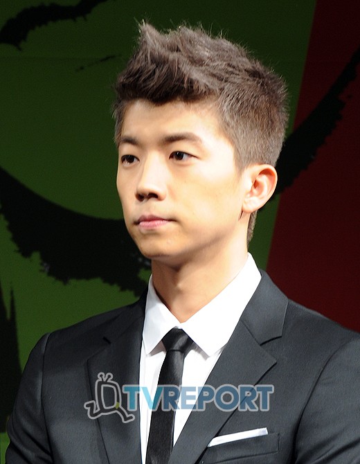 [T포토] 2PM 우영, 빛나는 은빛머리