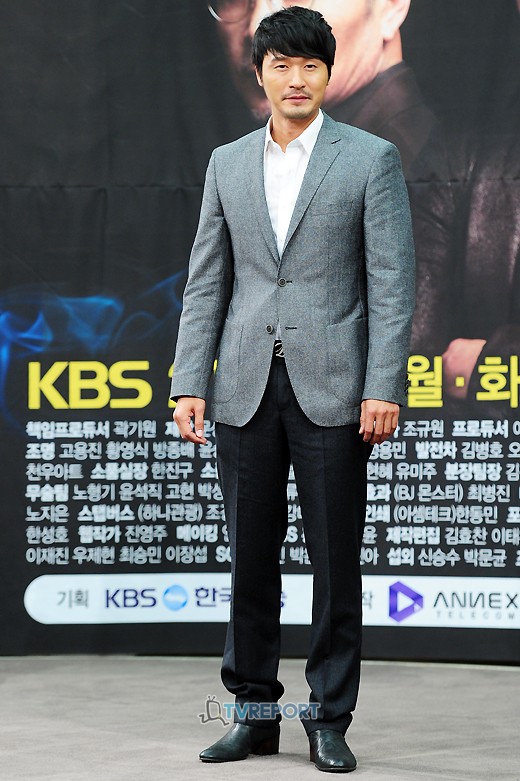 [T포토] 포세이돈 이성재 카리스마 해양 경찰