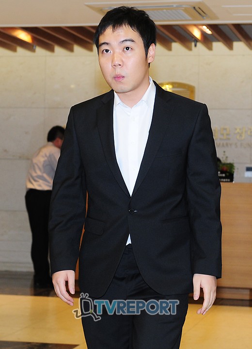 [T포토] 황현희, '부친상' 김병만 찾아 '위로'