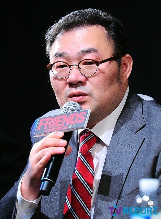 [T포토] 최용석 음악을 통해 홍보 하겠습니다(친구)