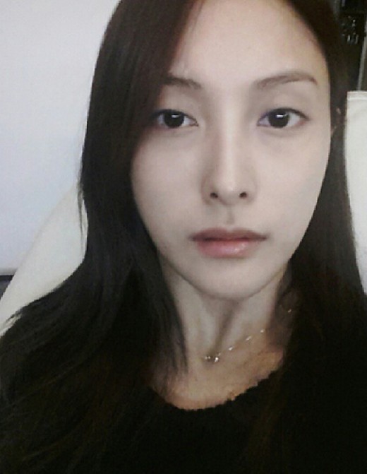 카라 규리, 염색 기념 셀카…어두운 톤은 오랜만