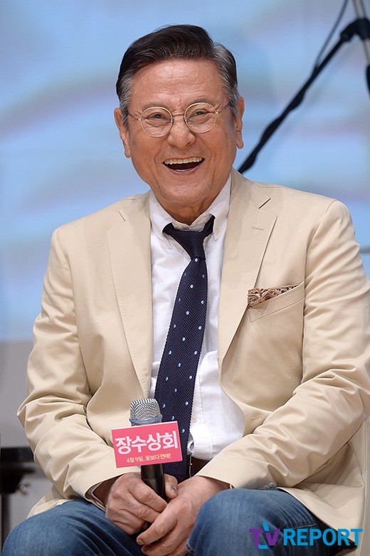 [T포토] 박근형 대학교에 오니 좋네요~(장수상회)