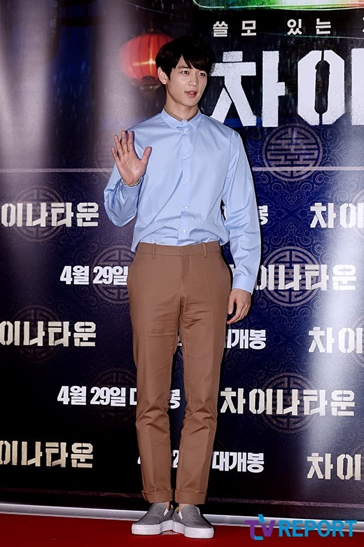 [T포토] 민호 젠틀한 손인사!(차이나타운)