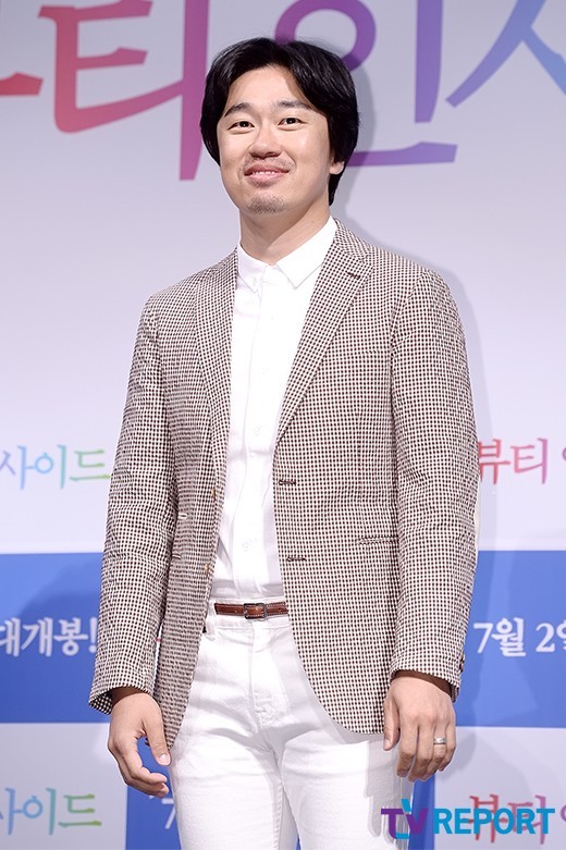 [T포토] 조달환 멋쟁이 체크재킷!(뷰티 인사이드)