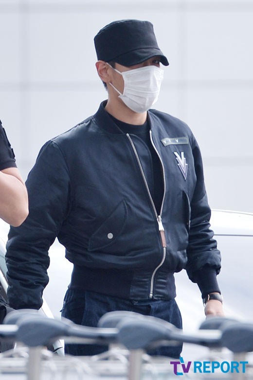 [T포토] 탑 모자 아래 강렬한 눈빛