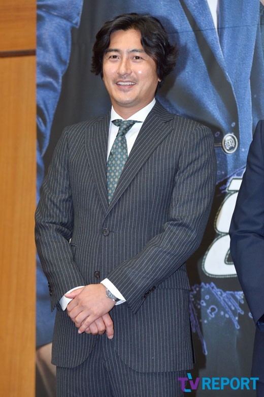 [T포토] 안정환 내가 원조 바람머리(청춘FC)