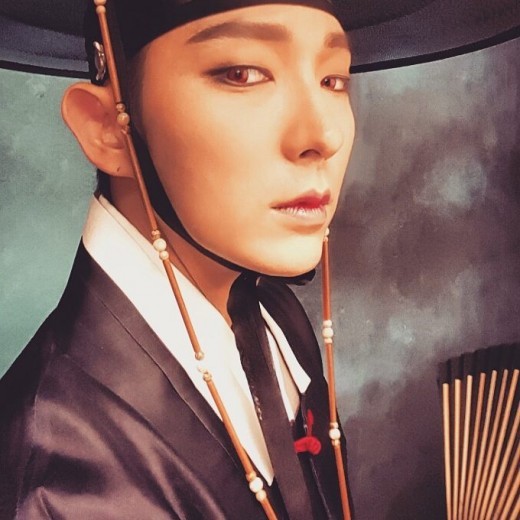 밤을 걷는 선비 이준기, 뱀파이어 변신 그림 같은 외모