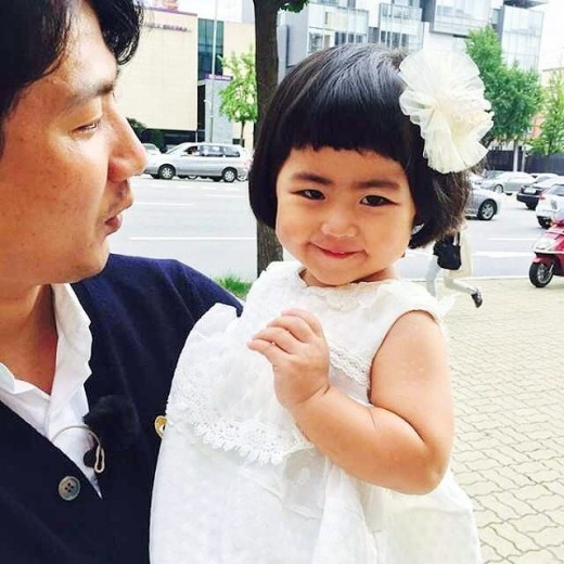 슈 딸 라희, 새로운 헤어스타일 귀여운 미소