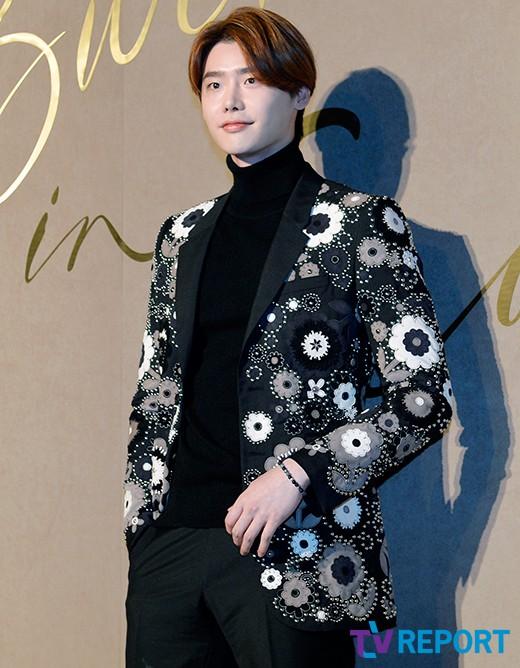[T포토] 이종석 여배우 뺨치는 백옥 피부