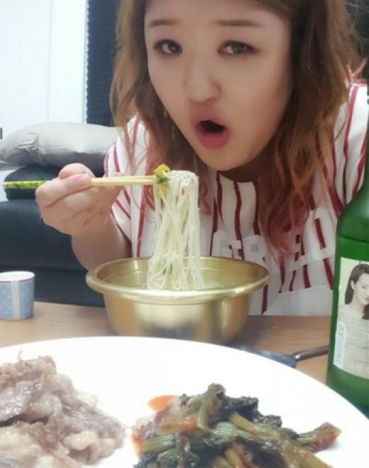 이국주, 일상도 먹방 여신…호로록
