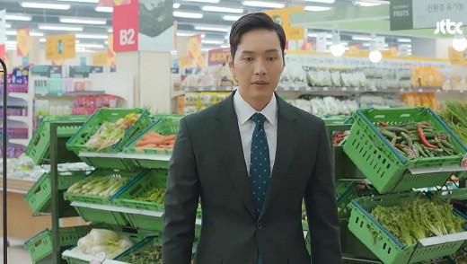 [사소한 궁금증] ‘송곳’ 푸르미마트 채소, 왜 안 시들죠?