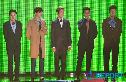 [T포토] 위너 오늘은 시상하러 왔어요(멜론뮤직어워드)