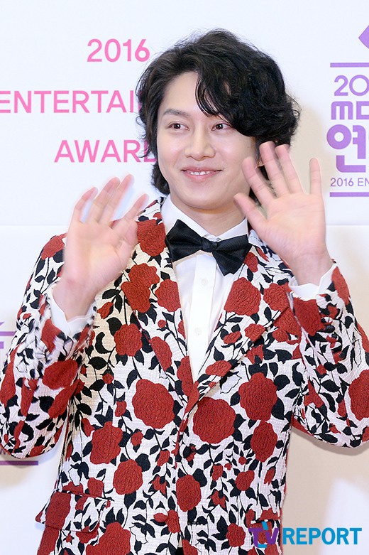 [T포토] 김희철 귀여운 헤어스타일~