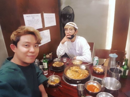 “우린 20년 술친구” 토니안X강타, 소박해도 알찬 인증샷