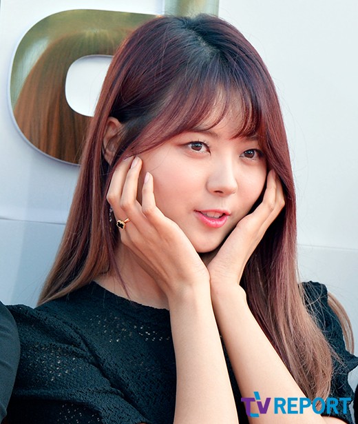 [T포토] 임나영 치명적인 애교 미소
