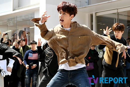 [T포토] 준 더유닛 1등의 위엄